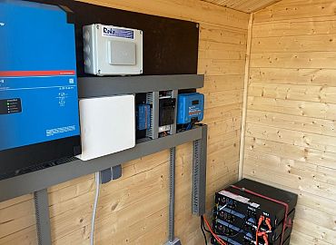 Off grid sustav 5kw sa 15kw litium baterija Off grid sustav 5kw sa 15kw litium baterija